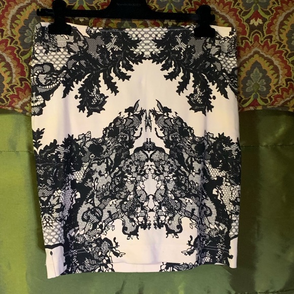 EUC Alexander McQueen Pink & Black Pencil Skirt - Picture 2 of 9